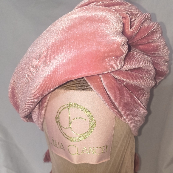 Chic Pink Turban with Tassel Earrings - Picture 3 of 6